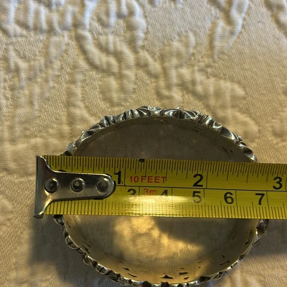 BRIGHTON Oval Daisy Bangle - Picture 9 of 10